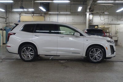 2025 Cadillac XT6 Premium Luxury