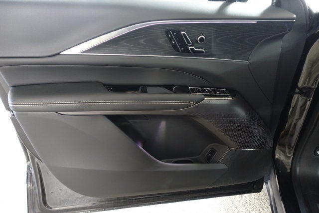 2025 Cadillac LYRIQ Luxury 1