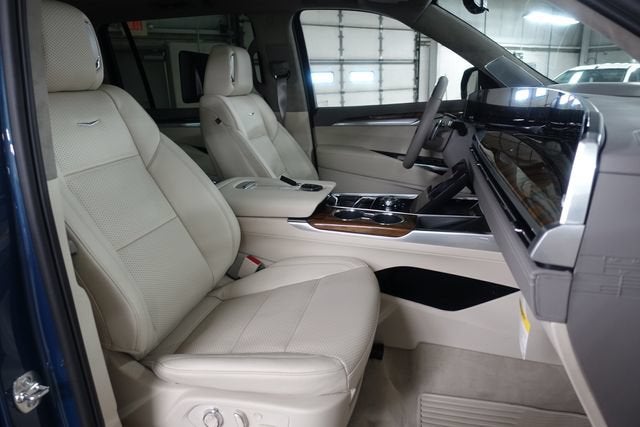 2026 Cadillac Escalade ESV Platinum Luxury