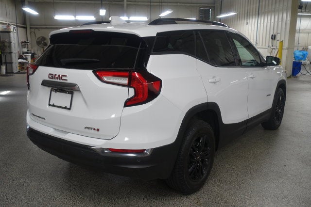 2024 GMC Terrain AT4