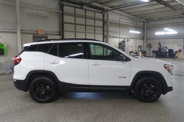 2024 GMC Terrain AT4