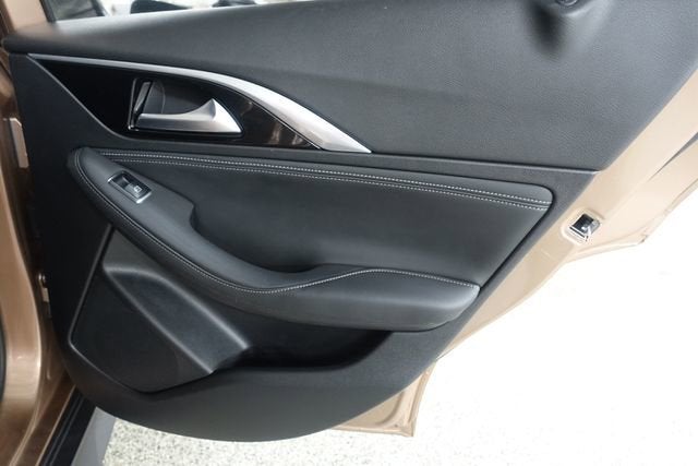 2019 INFINITI QX30 LUXE